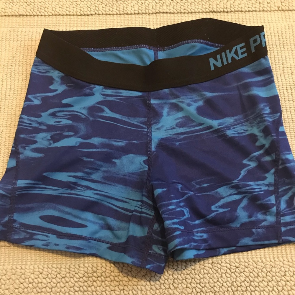 Women’s Nike Pros